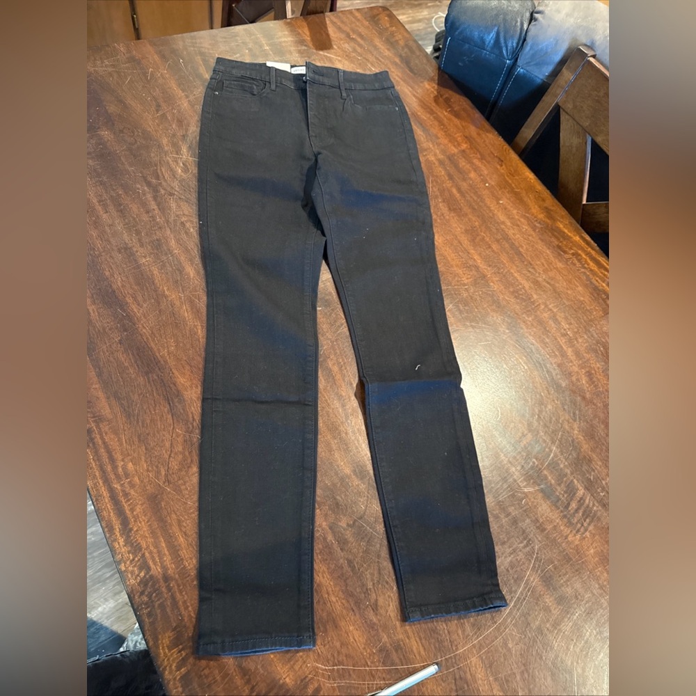 NWT- Social Standard Black High-Rise Skinny Jeans Women’s Size 4/27